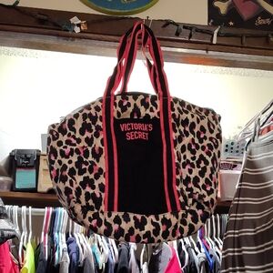Victoria's Secret Black and Pink Tote Bag with Chic Design